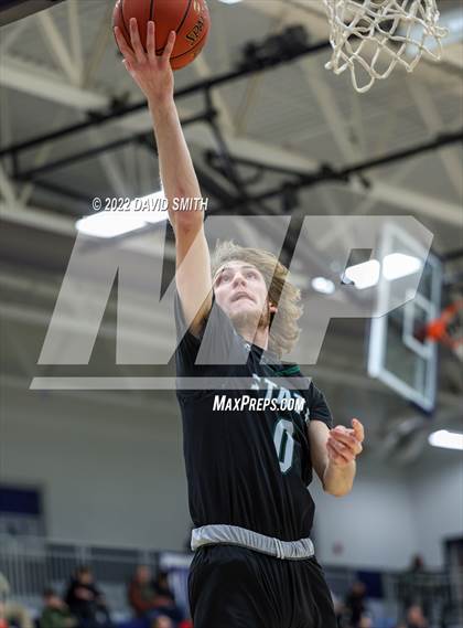 Thumbnail 2 in Lee's Summit vs Lawrence Free State - 810 Varsity Showcase photogallery.
