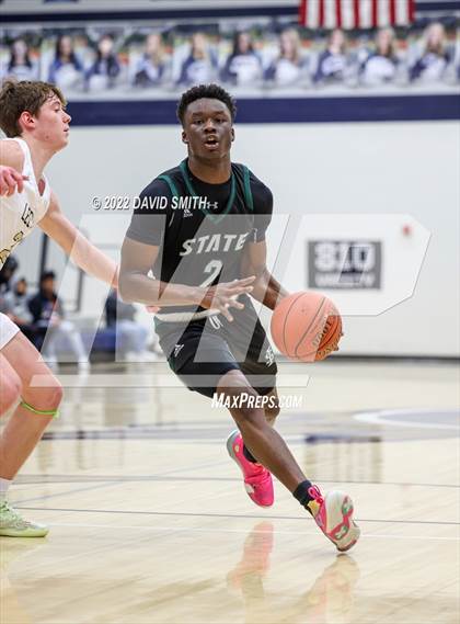 Thumbnail 1 in Lee's Summit vs Lawrence Free State - 810 Varsity Showcase photogallery.