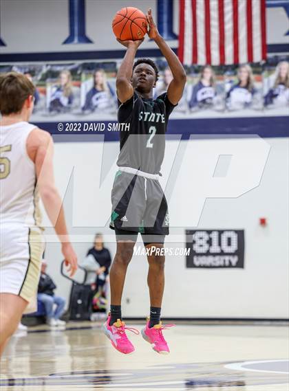 Thumbnail 3 in Lee's Summit vs Lawrence Free State - 810 Varsity Showcase photogallery.