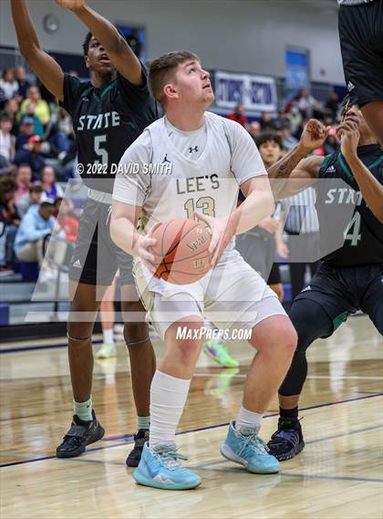 Thumbnail 3 in Lee's Summit vs Lawrence Free State - 810 Varsity Showcase photogallery.
