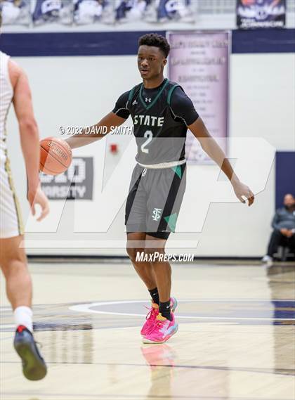 Thumbnail 3 in Lee's Summit vs Lawrence Free State - 810 Varsity Showcase photogallery.