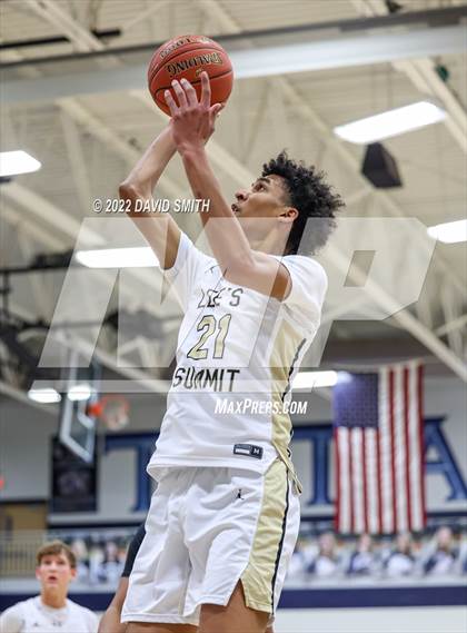 Thumbnail 3 in Lee's Summit vs Lawrence Free State - 810 Varsity Showcase photogallery.
