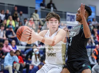 Thumbnail 3 in Lee's Summit vs Lawrence Free State - 810 Varsity Showcase photogallery.