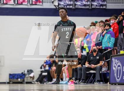 Thumbnail 1 in Lee's Summit vs Lawrence Free State - 810 Varsity Showcase photogallery.
