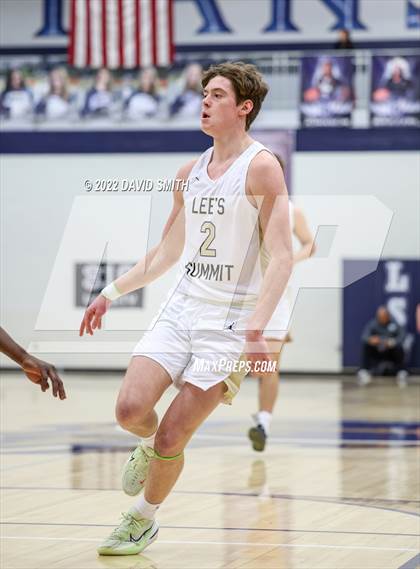 Thumbnail 2 in Lee's Summit vs Lawrence Free State - 810 Varsity Showcase photogallery.