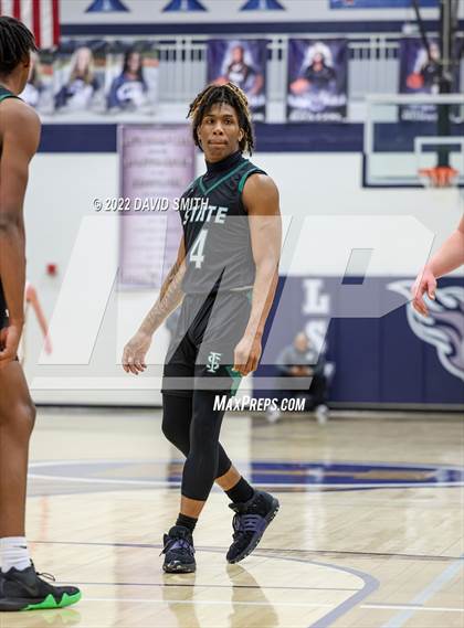 Thumbnail 2 in Lee's Summit vs Lawrence Free State - 810 Varsity Showcase photogallery.