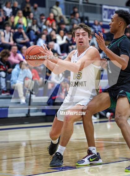 Thumbnail 2 in Lee's Summit vs Lawrence Free State - 810 Varsity Showcase photogallery.