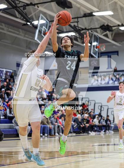 Thumbnail 2 in Lee's Summit vs Lawrence Free State - 810 Varsity Showcase photogallery.