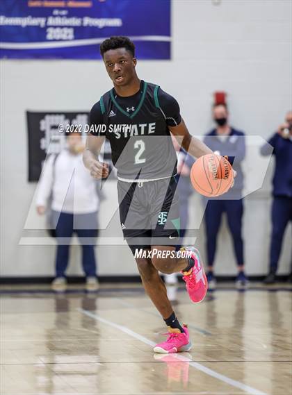 Thumbnail 2 in Lee's Summit vs Lawrence Free State - 810 Varsity Showcase photogallery.