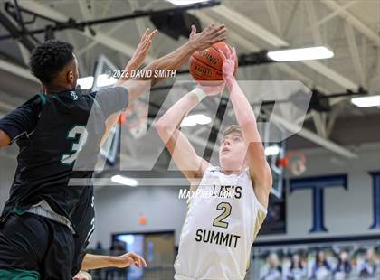 Thumbnail 2 in Lee's Summit vs Lawrence Free State - 810 Varsity Showcase photogallery.