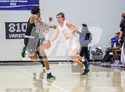 Thumbnail 2 in Lee's Summit vs Lawrence Free State - 810 Varsity Showcase photogallery.