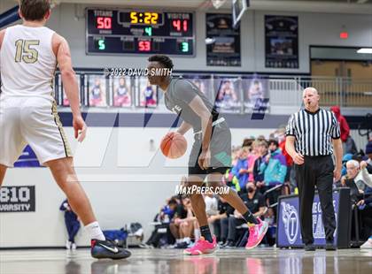 Thumbnail 3 in Lee's Summit vs Lawrence Free State - 810 Varsity Showcase photogallery.