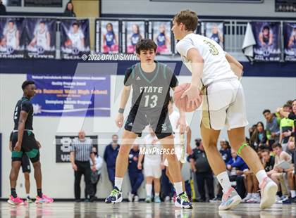 Thumbnail 2 in Lee's Summit vs Lawrence Free State - 810 Varsity Showcase photogallery.