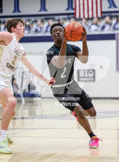 Thumbnail 2 in Lee's Summit vs Lawrence Free State - 810 Varsity Showcase photogallery.