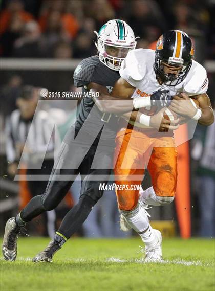 Thumbnail 3 in Dowagiac vs Berrien Springs (MHSAA District Playoff) photogallery.