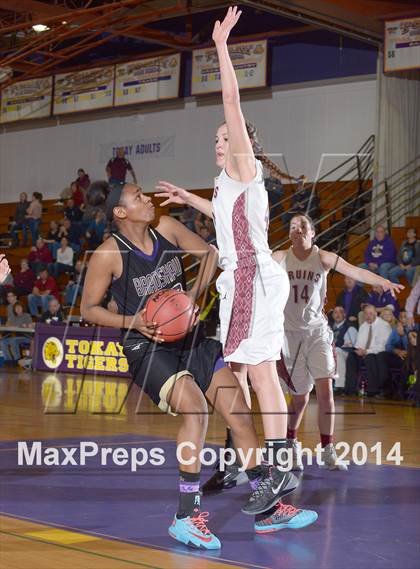 Thumbnail 1 in Bear River vs. Bradshaw Christian (CIF SJS D4 Semifinal) photogallery.