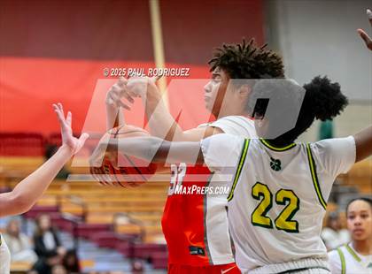 Thumbnail 2 in Saint Joseph vs Ontario Christian (Mater Dei Play 4 Kay Showcase) photogallery.
