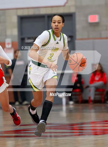 Thumbnail 3 in Saint Joseph vs Ontario Christian (Mater Dei Play 4 Kay Showcase) photogallery.