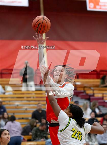 Thumbnail 1 in Saint Joseph vs Ontario Christian (Mater Dei Play 4 Kay Showcase) photogallery.