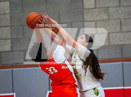 Thumbnail 2 in Saint Joseph vs Ontario Christian (Mater Dei Play 4 Kay Showcase) photogallery.