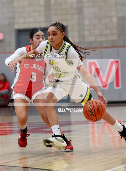 Thumbnail 2 in Saint Joseph vs Ontario Christian (Mater Dei Play 4 Kay Showcase) photogallery.