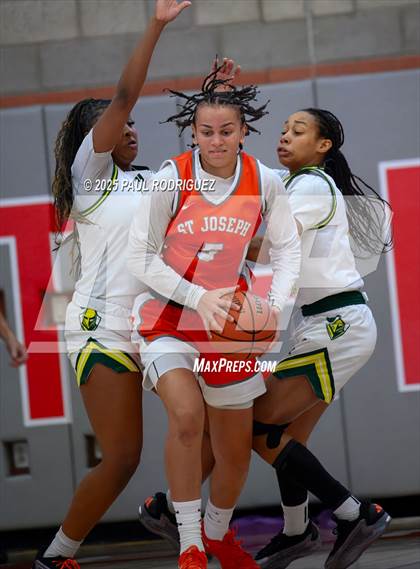 Thumbnail 3 in Saint Joseph vs Ontario Christian (Mater Dei Play 4 Kay Showcase) photogallery.
