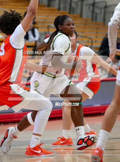 Thumbnail 2 in Saint Joseph vs Ontario Christian (Mater Dei Play 4 Kay Showcase) photogallery.