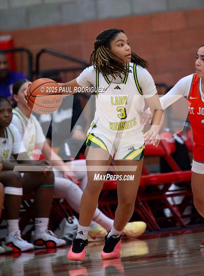 Thumbnail 2 in Saint Joseph vs Ontario Christian (Mater Dei Play 4 Kay Showcase) photogallery.