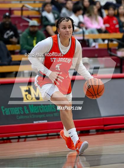 Thumbnail 1 in Saint Joseph vs Ontario Christian (Mater Dei Play 4 Kay Showcase) photogallery.