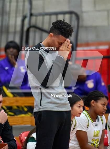 Thumbnail 3 in Saint Joseph vs Ontario Christian (Mater Dei Play 4 Kay Showcase) photogallery.