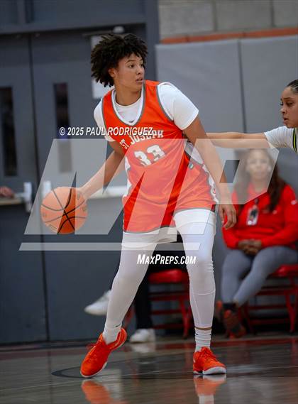 Thumbnail 2 in Saint Joseph vs Ontario Christian (Mater Dei Play 4 Kay Showcase) photogallery.