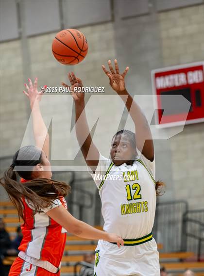 Thumbnail 3 in Saint Joseph vs Ontario Christian (Mater Dei Play 4 Kay Showcase) photogallery.