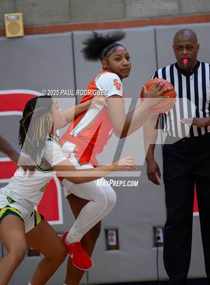 Thumbnail 3 in Saint Joseph vs Ontario Christian (Mater Dei Play 4 Kay Showcase) photogallery.