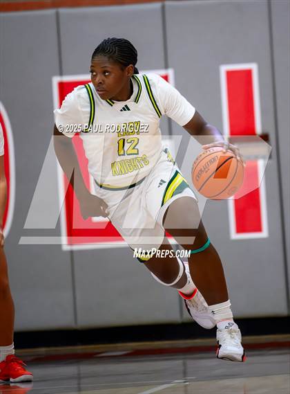 Thumbnail 2 in Saint Joseph vs Ontario Christian (Mater Dei Play 4 Kay Showcase) photogallery.