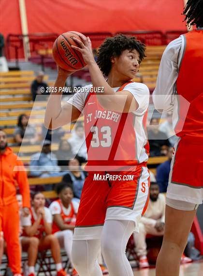 Thumbnail 2 in Saint Joseph vs Ontario Christian (Mater Dei Play 4 Kay Showcase) photogallery.