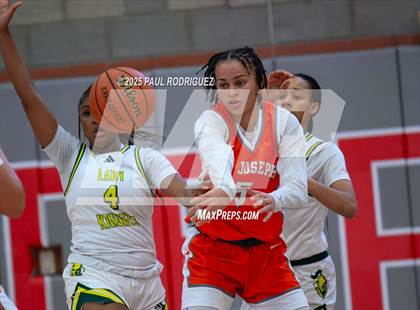 Thumbnail 1 in Saint Joseph vs Ontario Christian (Mater Dei Play 4 Kay Showcase) photogallery.
