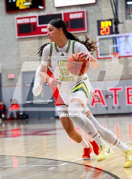 Thumbnail 3 in Saint Joseph vs Ontario Christian (Mater Dei Play 4 Kay Showcase) photogallery.