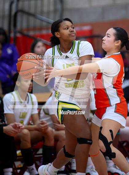 Thumbnail 3 in Saint Joseph vs Ontario Christian (Mater Dei Play 4 Kay Showcase) photogallery.