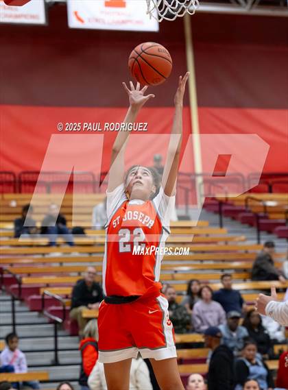 Thumbnail 1 in Saint Joseph vs Ontario Christian (Mater Dei Play 4 Kay Showcase) photogallery.