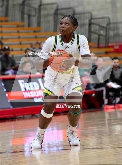 Thumbnail 1 in Saint Joseph vs Ontario Christian (Mater Dei Play 4 Kay Showcase) photogallery.