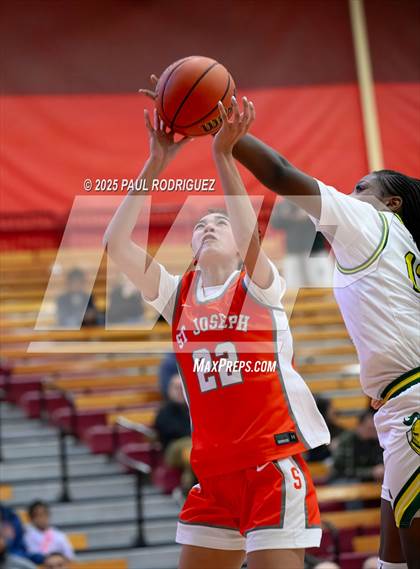 Thumbnail 3 in Saint Joseph vs Ontario Christian (Mater Dei Play 4 Kay Showcase) photogallery.