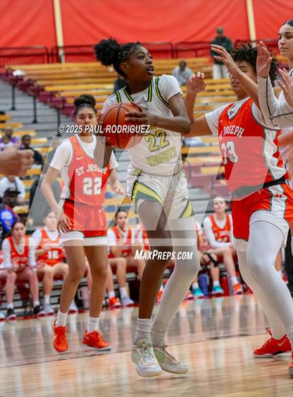 Thumbnail 2 in Saint Joseph vs Ontario Christian (Mater Dei Play 4 Kay Showcase) photogallery.