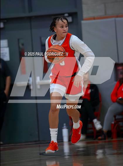 Thumbnail 2 in Saint Joseph vs Ontario Christian (Mater Dei Play 4 Kay Showcase) photogallery.