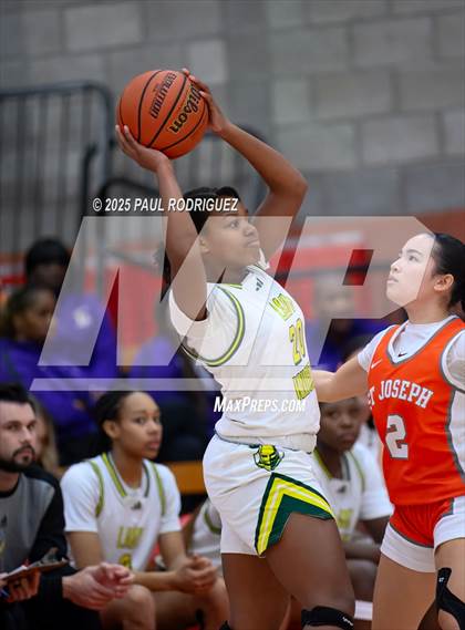 Thumbnail 1 in Saint Joseph vs Ontario Christian (Mater Dei Play 4 Kay Showcase) photogallery.