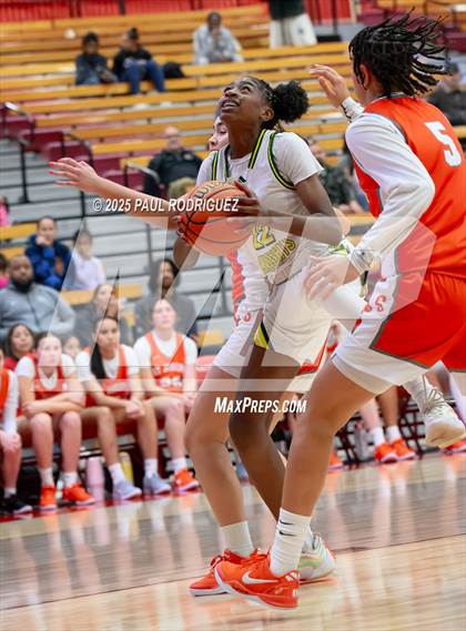Thumbnail 3 in Saint Joseph vs Ontario Christian (Mater Dei Play 4 Kay Showcase) photogallery.