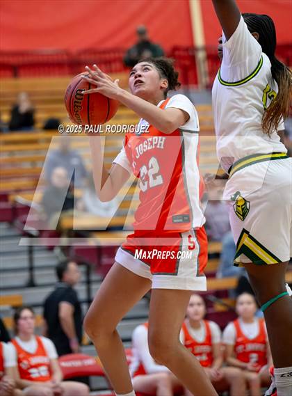 Thumbnail 2 in Saint Joseph vs Ontario Christian (Mater Dei Play 4 Kay Showcase) photogallery.