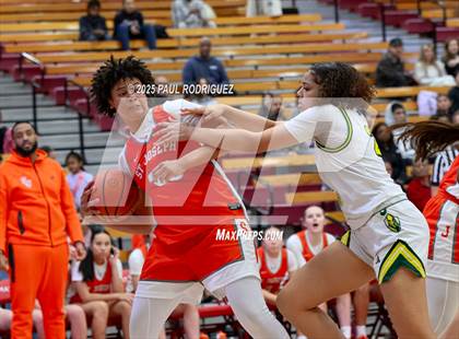 Thumbnail 2 in Saint Joseph vs Ontario Christian (Mater Dei Play 4 Kay Showcase) photogallery.