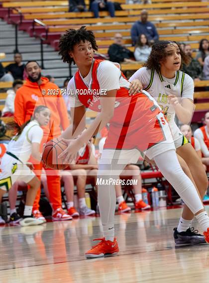 Thumbnail 2 in Saint Joseph vs Ontario Christian (Mater Dei Play 4 Kay Showcase) photogallery.