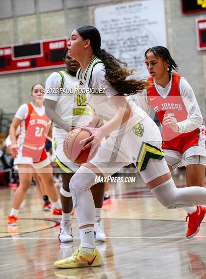 Thumbnail 1 in Saint Joseph vs Ontario Christian (Mater Dei Play 4 Kay Showcase) photogallery.