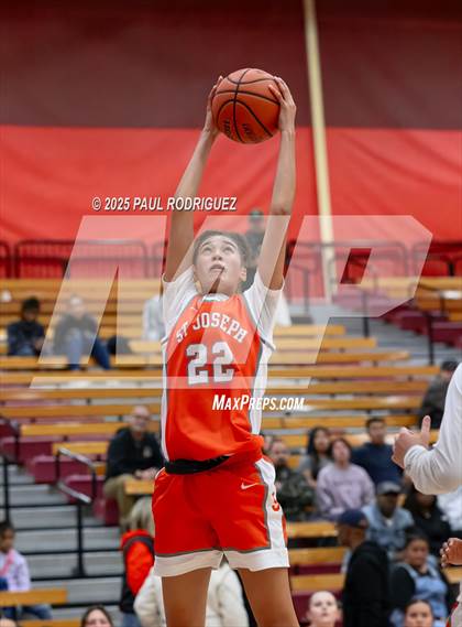 Thumbnail 2 in Saint Joseph vs Ontario Christian (Mater Dei Play 4 Kay Showcase) photogallery.